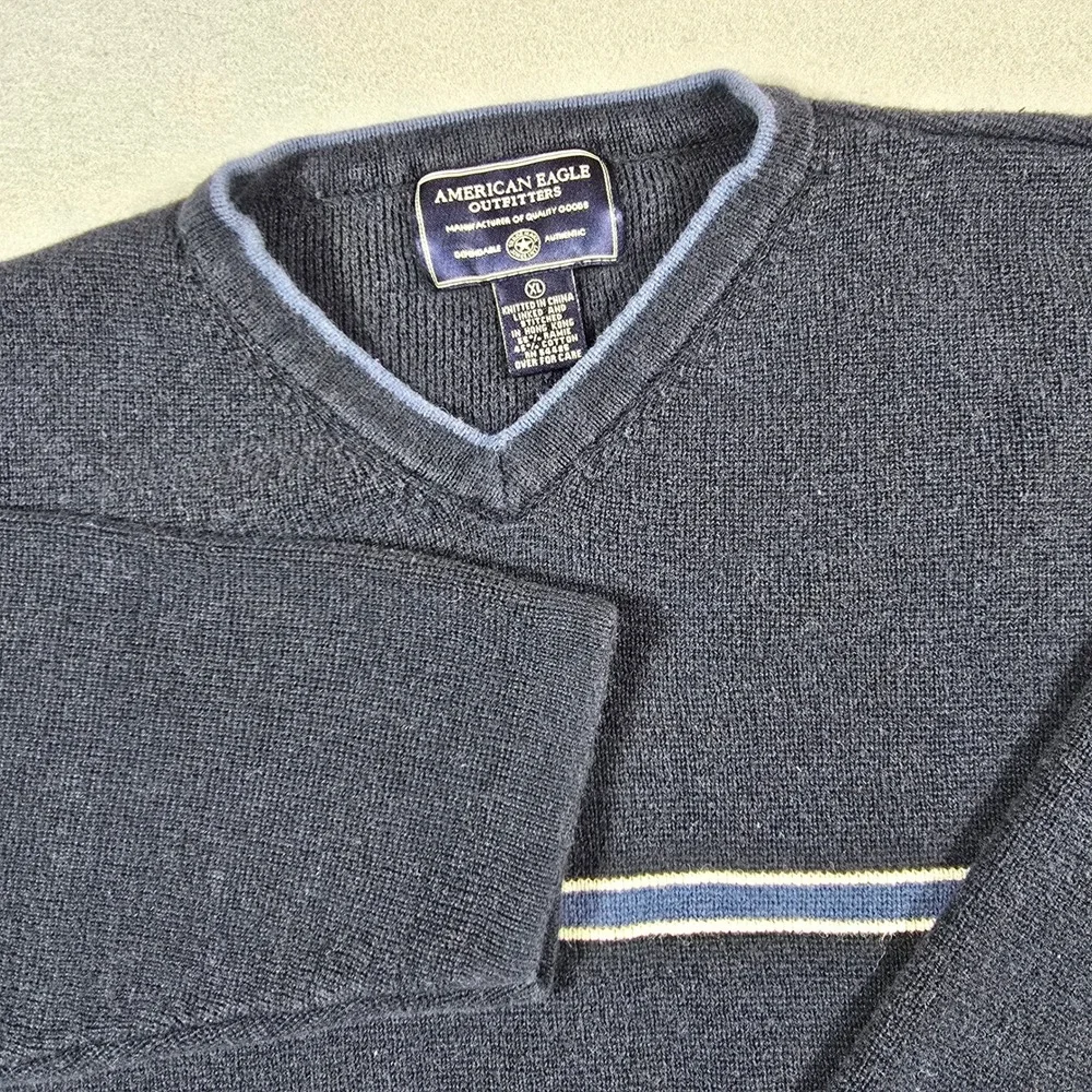 American Eagle Mens XL Navy Blue Sweater V-Neck Striped Ramie Cotton Knit